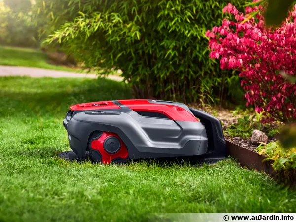 AiConic Cramer, un robot de tonte sans fil périphérique conduit par IA