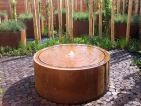 Une table d'eau en Corten Une table d'eau en Corten
