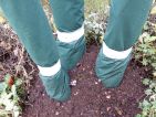 Apport de compost eux pieds des bananiers une fois les protections hivernales mises en place