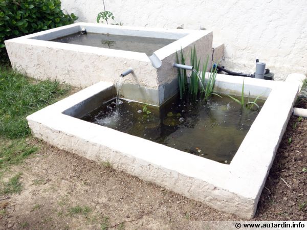 Le bassin à deux niveaux mis en eau depuis un mois au printemps