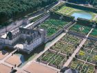 Vue aérienne des jardins et du Château de Villandry Vue aérienne des jardins et du Château de Villandry