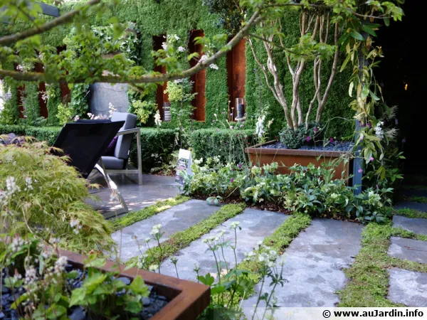 Didier DANET marie l'ardoise et l'acier dans ce jardin d'essai