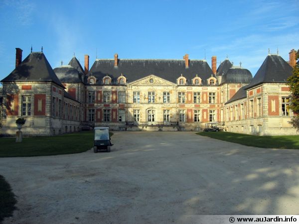 Le château du domaine de Courson