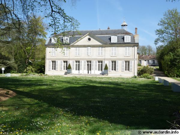 Le château du domaine de Montauger