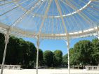 Le parc des sources à Vichy vu depuis la marquise du palais des congrès-Opéra
