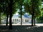 Le palais des congrés-opéra dans le parc des sources à Vichy