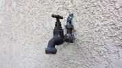 Prot�ger ses robinets ext�rieurs avant les gel�es : le r�flexe � adopter d�s l'automne