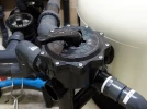 La vanne multi-voies du filtre de piscine