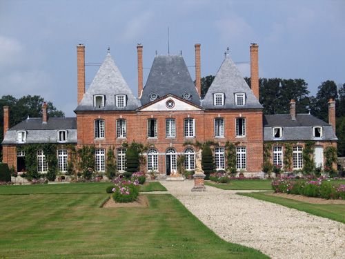 Le château et la roseraie de Mesnil Geoffroy