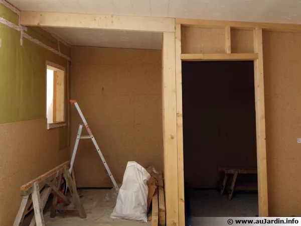 Une construction à ossature bois avec ses différents matériaux isolants