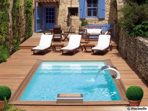 Une mini-piscine ou piscine XS dans un petit jardin