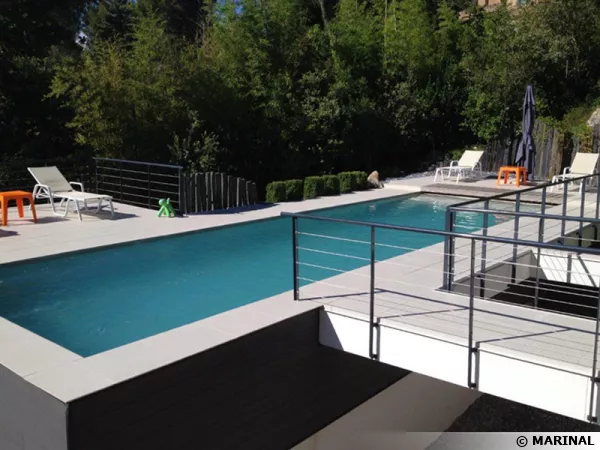 Piscine autoporte en bton MARINAL
