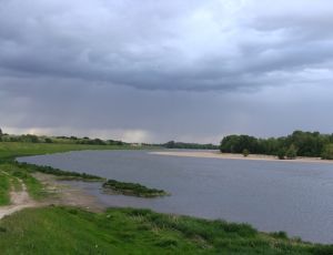 La Loire sous un ciel d&#39;orage dans mon village prs d&#39;Orlans par BLAN