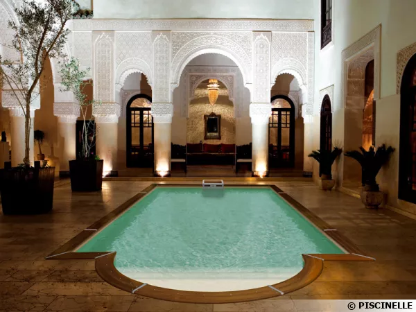 Piscine au centre d'un Riad