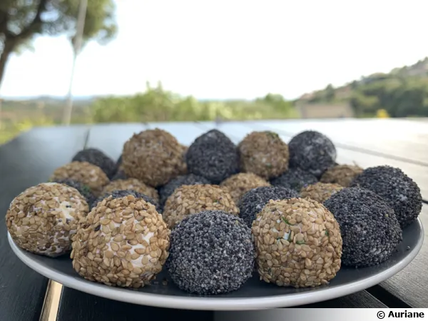 Boules de chèvre aux graines