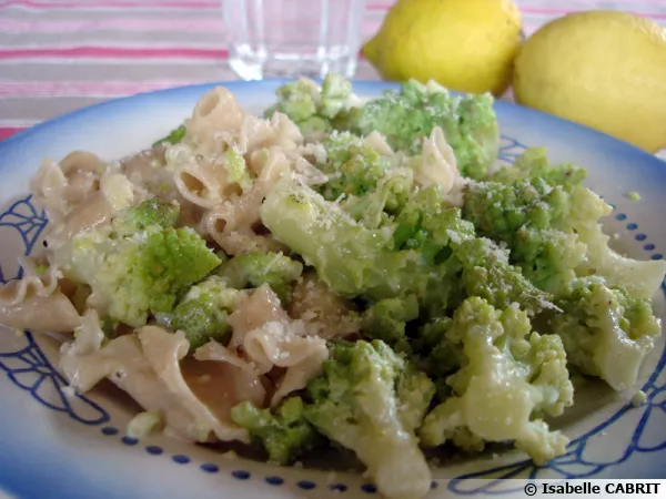 Chou Romanesco et crêtes de coq au zeste de citron