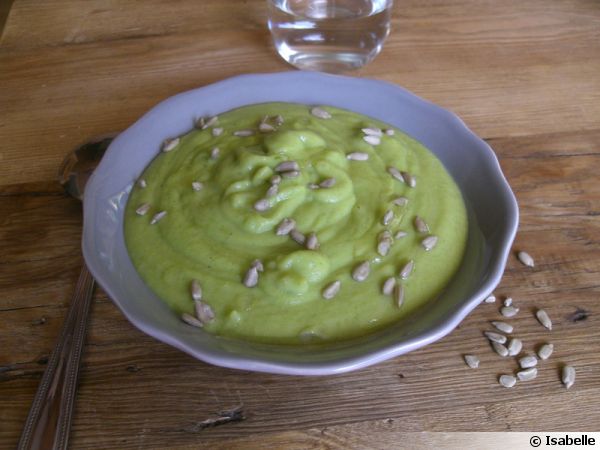Crème de courgettes aux graines de tournesol