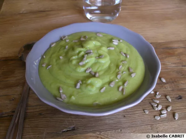 Crème de courgettes aux graines de tournesol