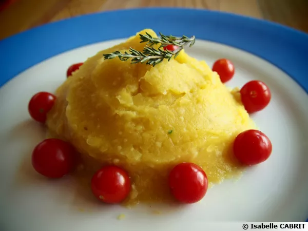 Crème de pommes de terre, courgettes et millet