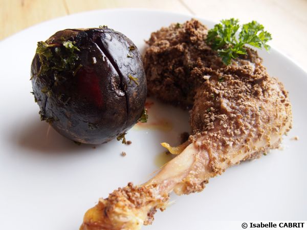 Cuisses de poulet panées au sarrasin et betteraves confites