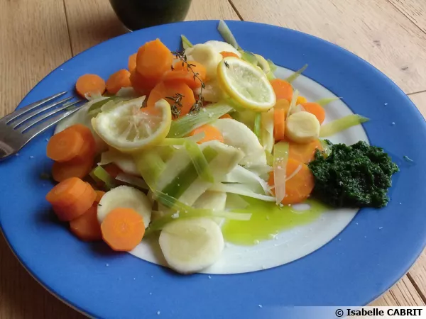 Légumes vapeur et purée d'ail des ours