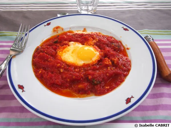 Oeufs à la tomate