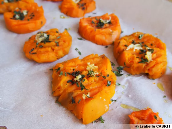 Patates douces tapées au thym citron