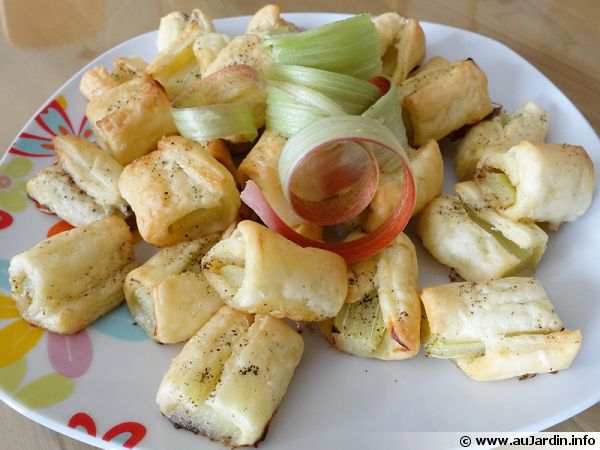 Petits feuilletés à la rhubarbe