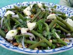 Salade de haricots verts aux noisettes grillées