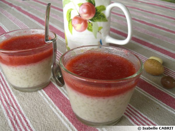 Tapioca au lait d'amande et son coulis de fraises