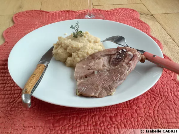 Tranche de gigot à l'ail et purée de céleri-rave