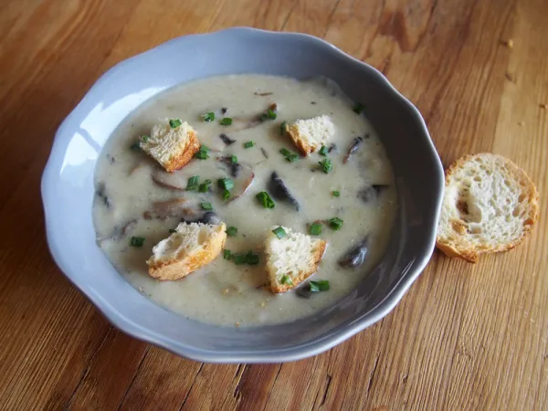 Velouté crémeux aux champignons de Paris