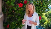 Hibiscus en pot ou en terre : les conseils pour le garder �clatant