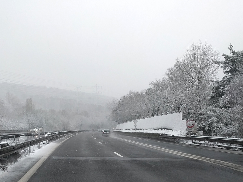 Comment Le Salage Des Routes Permet-il D'éviter Le Verglas