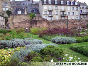 Les jardins du Quai Louis Blanc
